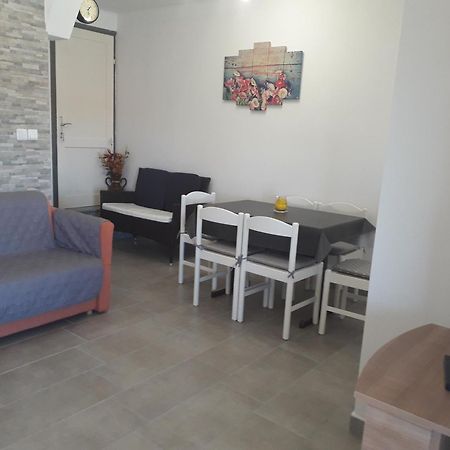 Apartmani Roza Lopar Quarto foto