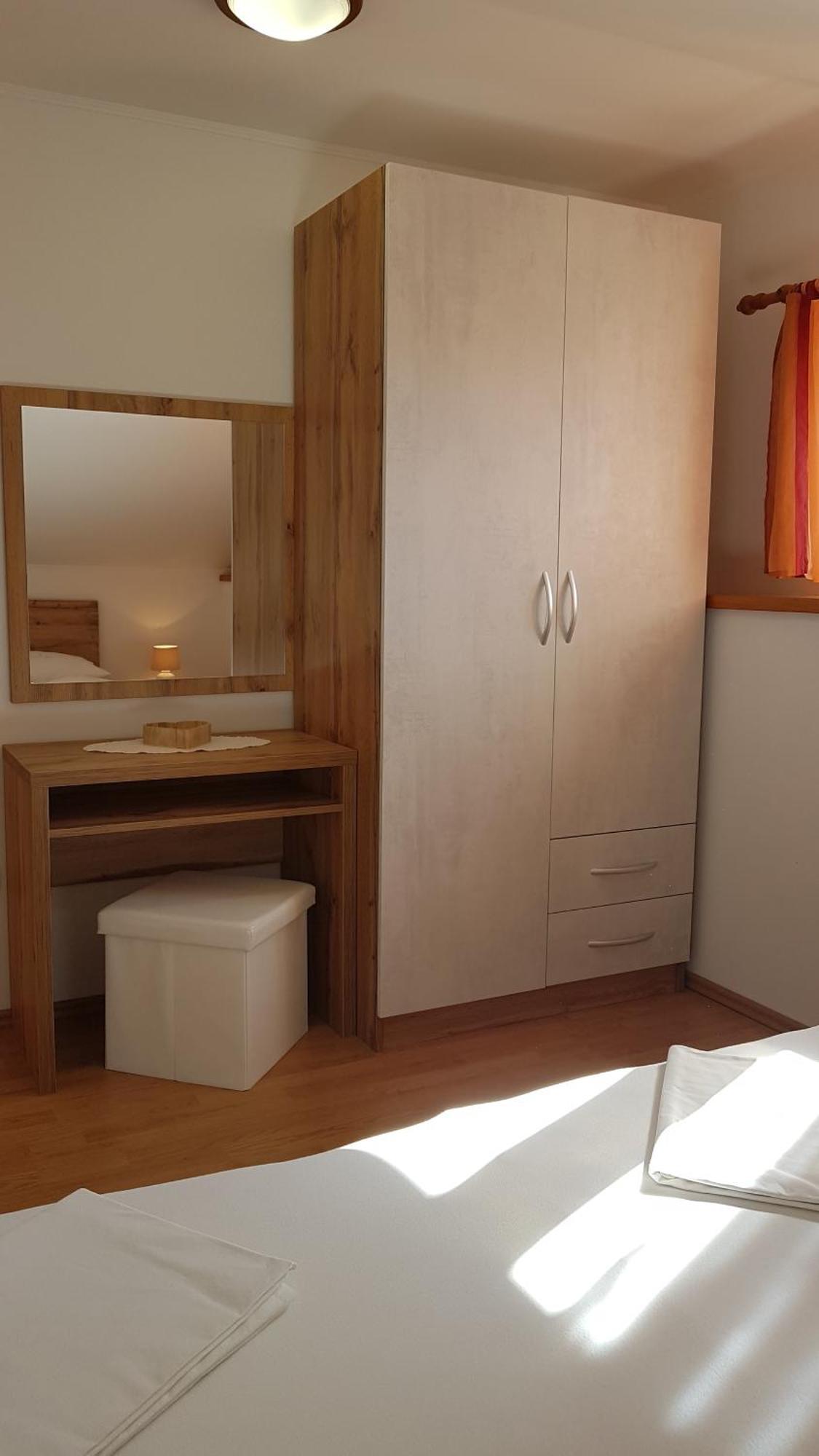 Apartmani Roza Lopar Exterior foto